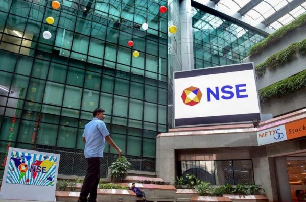 <strong></noscript>Share market trading time to be extended by BSE and NSE</strong>