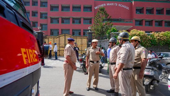 Delhi School Bomb News, Evacuation Underway