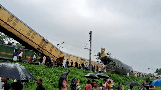 Kanchanjunga Train Accident: Collision with Goods Train in West Bengal's Darjeeling, Rescue Operations Underway